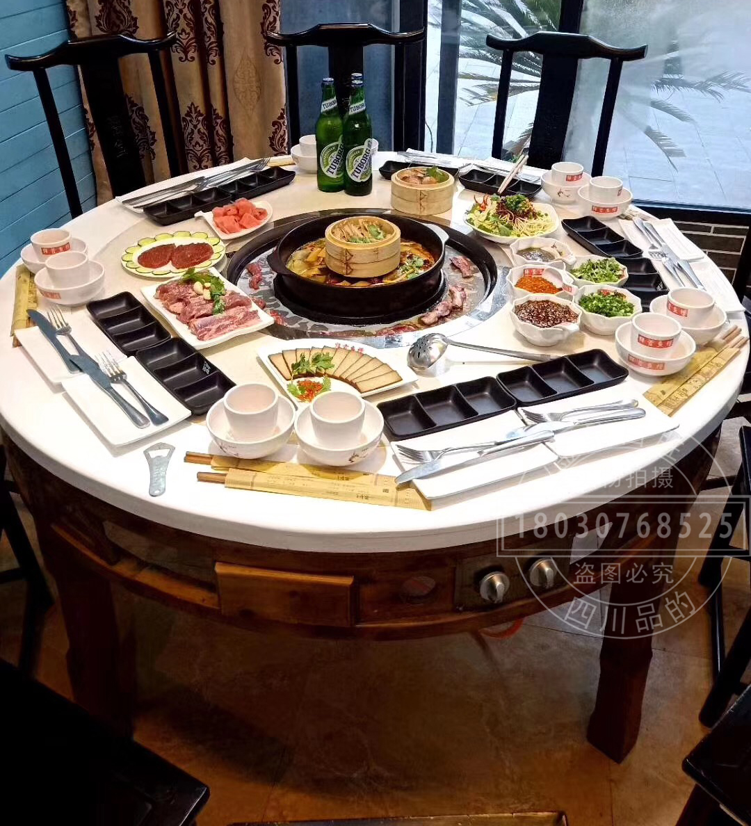 烤涮一体桌,开创了行业先河,引领了新的餐饮"食"尚用餐模式,全年无