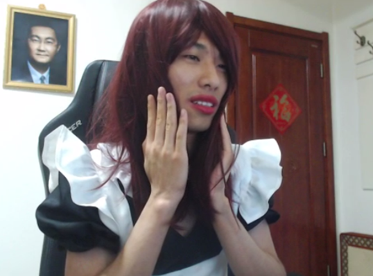 dnf主播女装秀,旭旭宝宝全靠ps挽回形象,仇冬生靠媳妇扳回一局_大佬