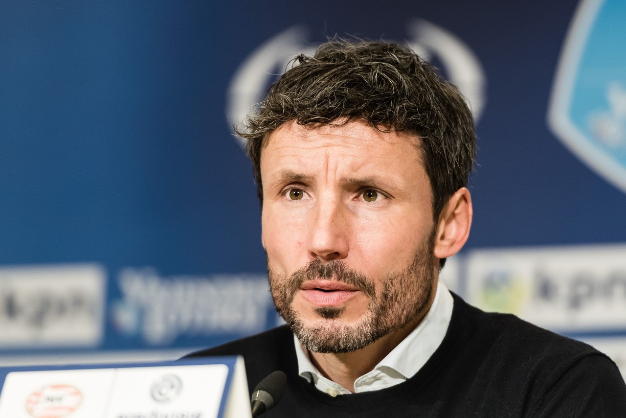 范博梅尔于2018年接替科库成主帅,执教埃因霍温,第一个赛季成绩尚可