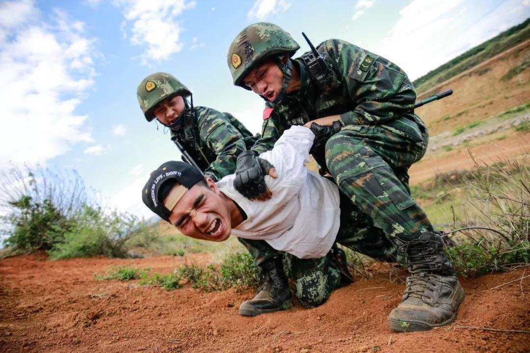 犯罪分子逃出国境线的一瞬间还能不能再射击真相想不到