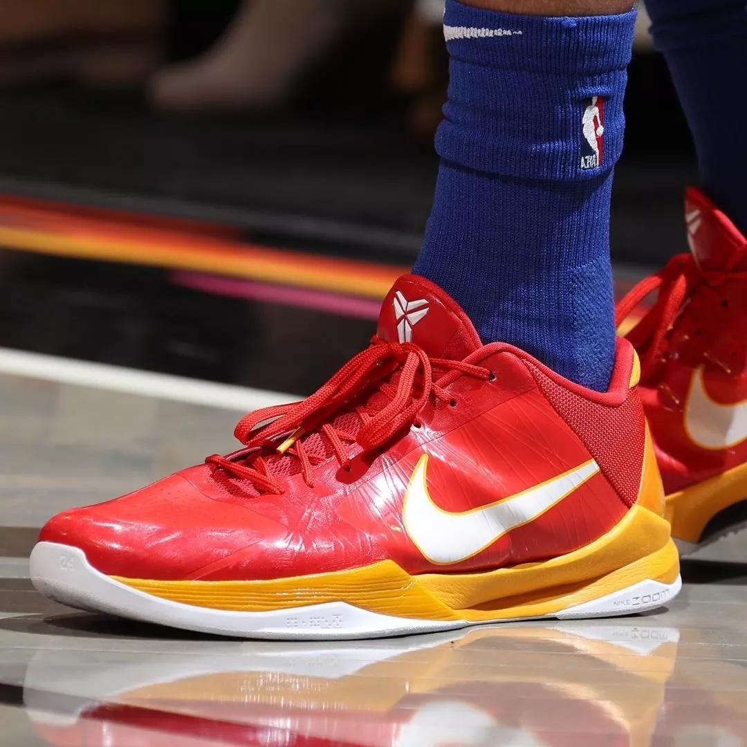 今日上脚科比5代中国红配色罗斯11和米切尔2来了