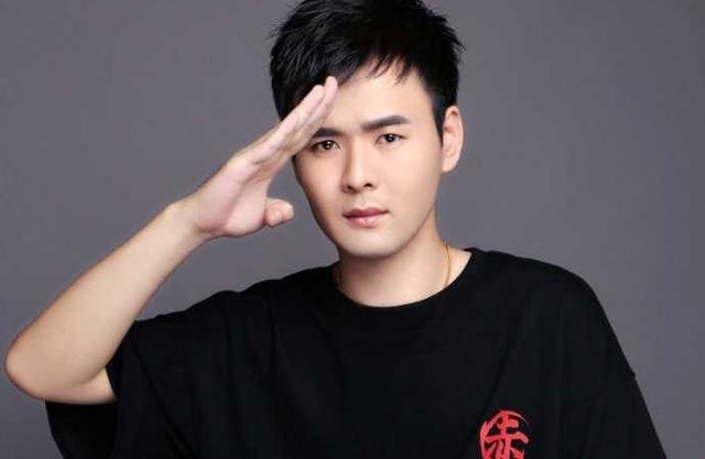 虎牙功夫嘉年华贱圣直言金腰带我要了,要将其作为订婚礼物送女友