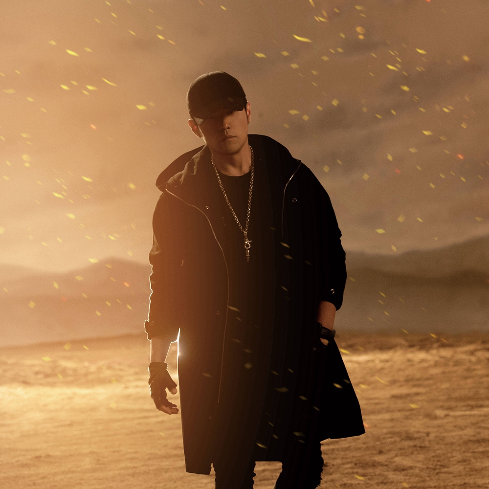 周杰伦鸭舌帽出镜《我是如此相信》mv再现出道造型搜狐娱乐讯 电影