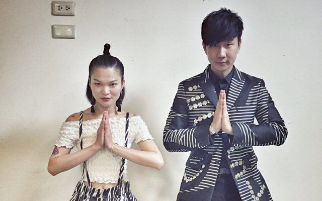 林俊杰就是很偏爱,欣赏苏运莹,对她的唱功实力很佩服,如今苏运莹可是