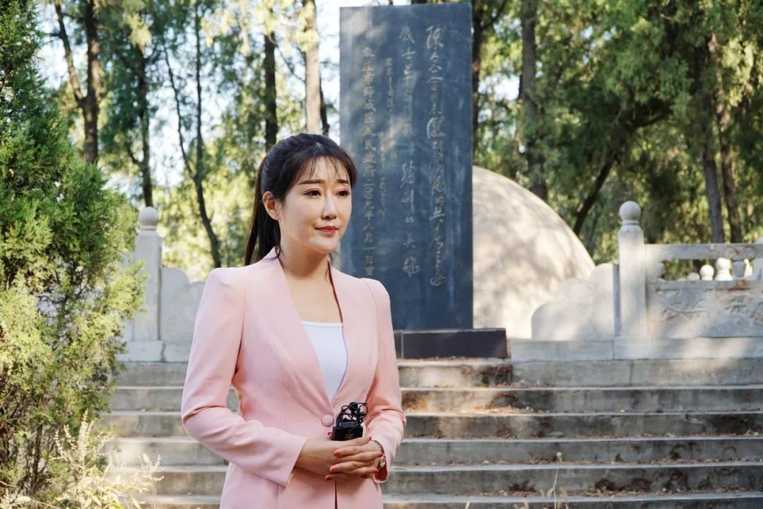 我是海报志愿者,我是红色故事讲述人王艺璇.