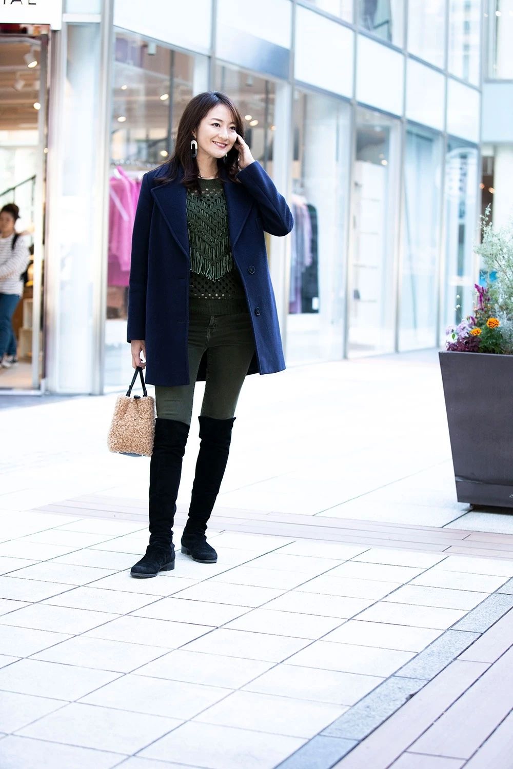 原创一周日本博主街拍黑白搭配让你冬季美成一道光