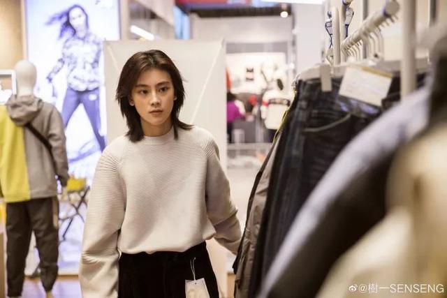 平常完全是日系少年风?这位姐姐叫@樹一senseng,和开头的max也认识.