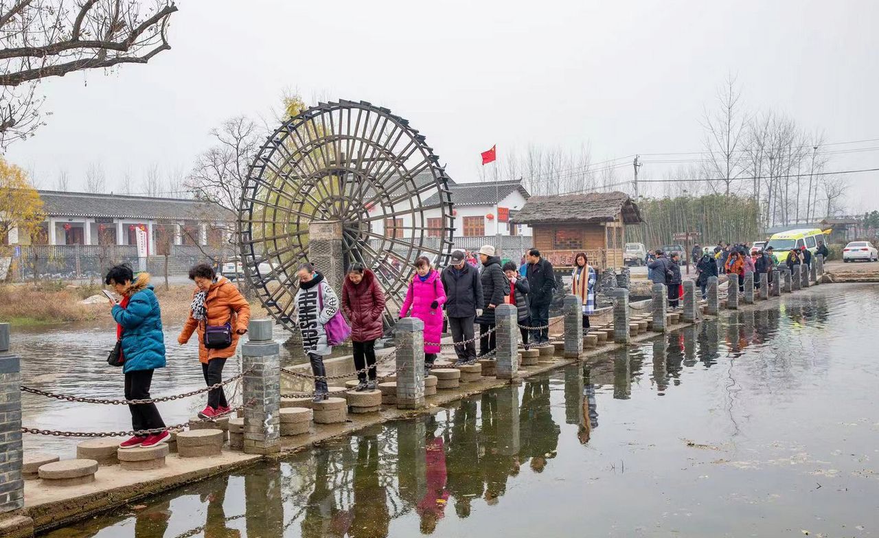 游美丽莺河 采购"土"味年货