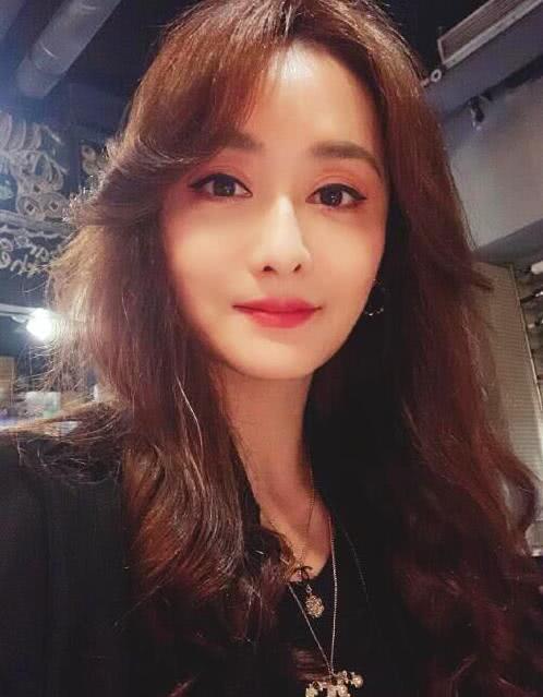 原创45岁"琼女郎"陈德容近照曝光,清纯靓丽被赞冻龄女神!