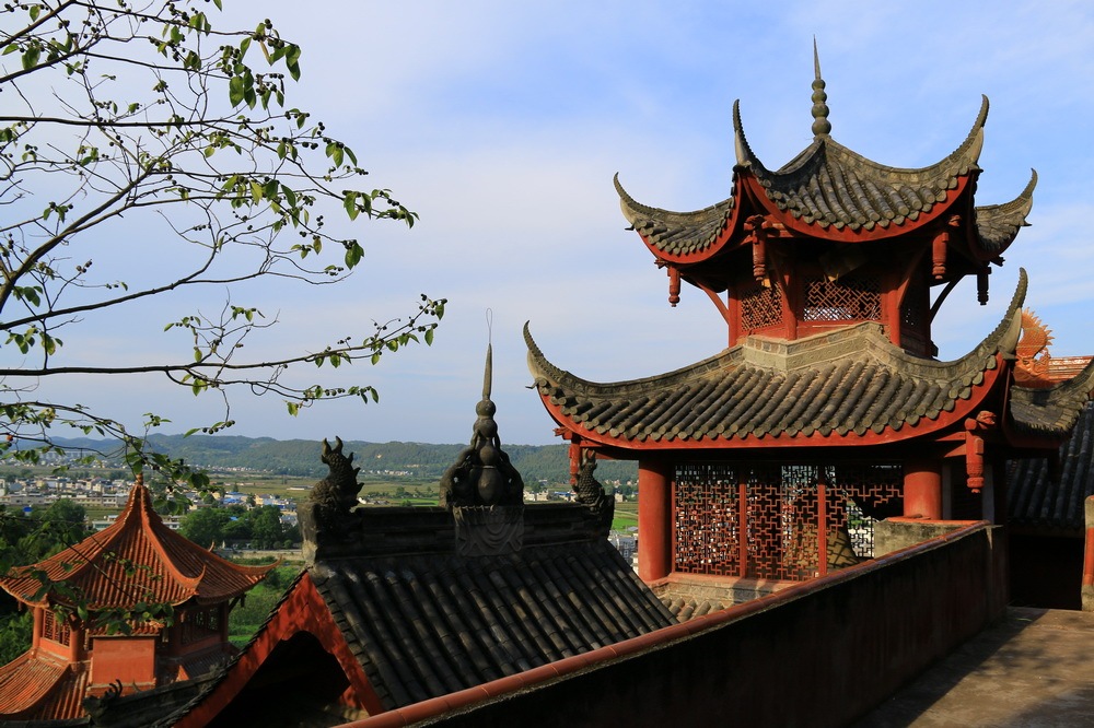 三臺縣靈興鎮:因千年古剎靈峰寺得名