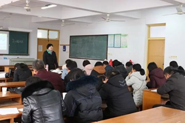 沂源三中:联片教研同课异构 引领学校共同成长