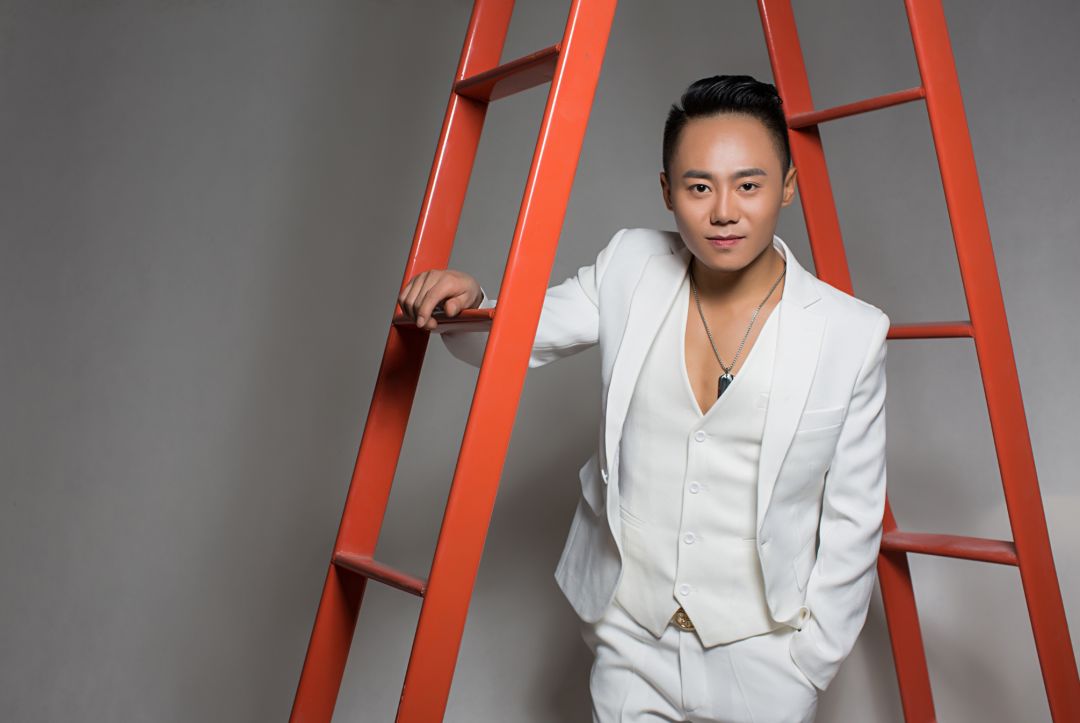 抖音年度巅峰男女赛十强主播诞生艾纳唱片王泷锐成功入围十强