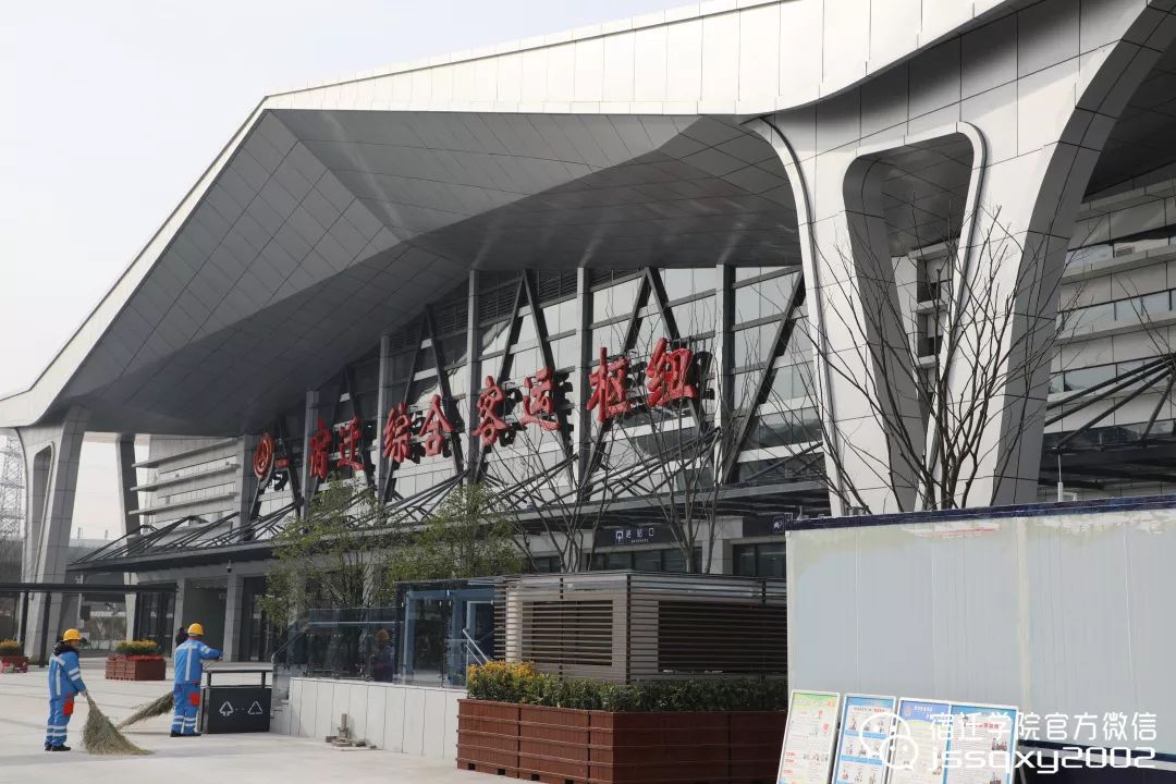 同学们坐高铁回宿迁学院呀