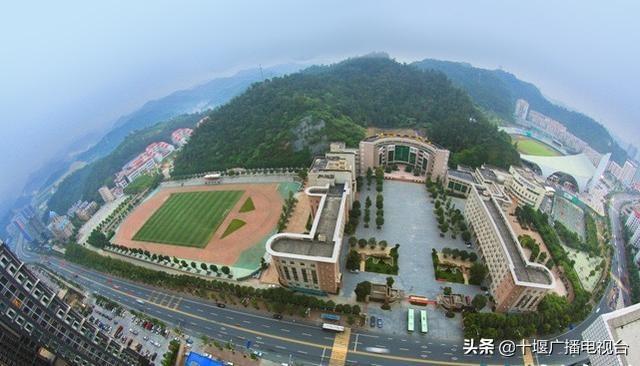 十堰市郧阳中学：建校超过470年的古老中学(图5)