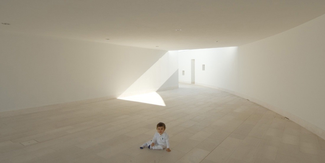 贝纳通幼儿园 / alberto campo baeza