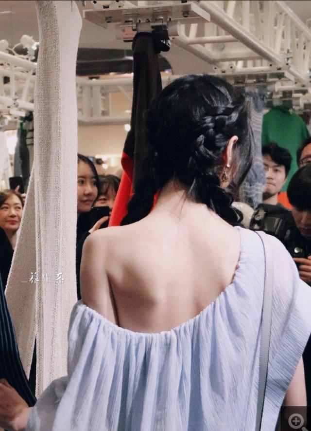 原创这是什么神仙蝴蝶背加直角肩也太优秀了网友这背也太美了吧