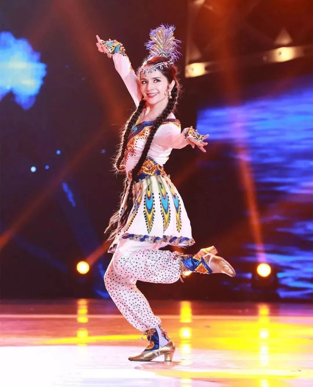 她就是中国好舞蹈冠军古丽米娜!她是天生的舞者,更是天生的文化使者
