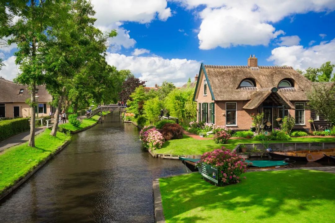 全球最美的10个鲜花小镇,每一个都美得像明信片