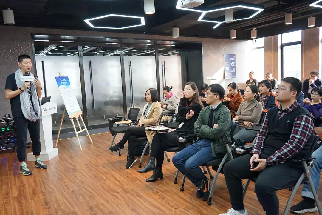 此次活动特别邀请了诺每达联合创始人,dtalk联合创办人黄一能;经海纬