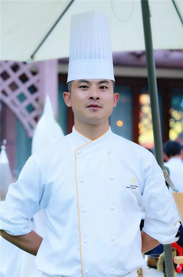 原创20岁出国做总厨23岁回国从低做起如今又成中餐行政总厨