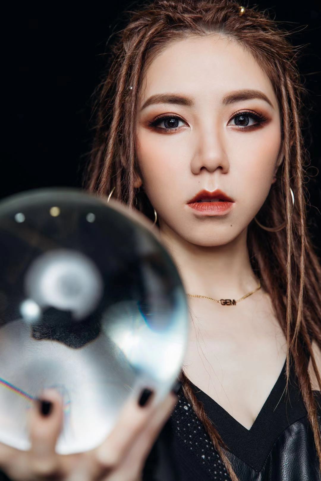 邓紫棋《摩天动物园》mv打造现代奇观 九大彩蛋致敬经典