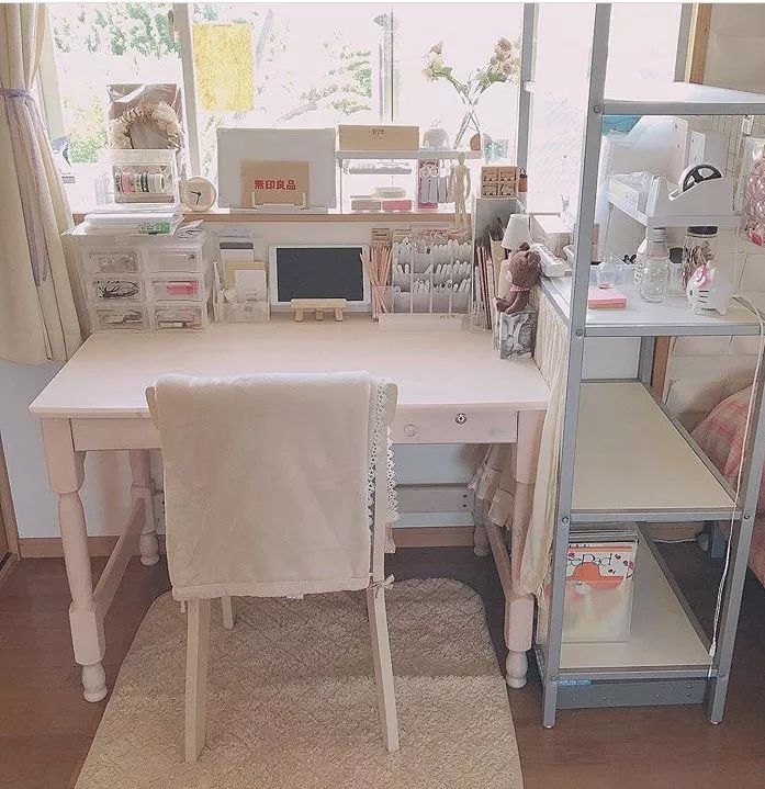 23套获赞无数的ins风书桌,打造仅需这几步,颜值高还实用!_装饰