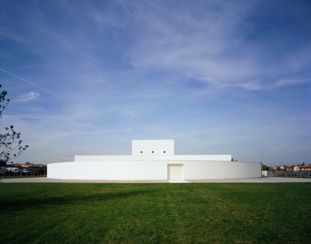 贝纳通幼儿园 / alberto campo baeza