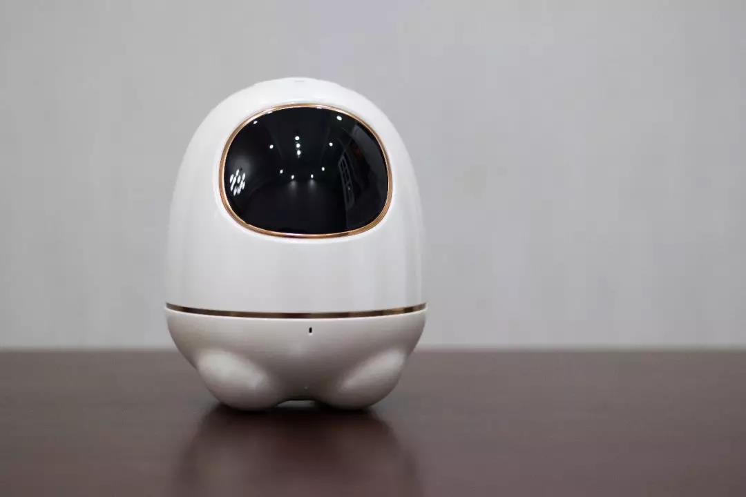 阿尔法蛋机器人 来自搜狐网