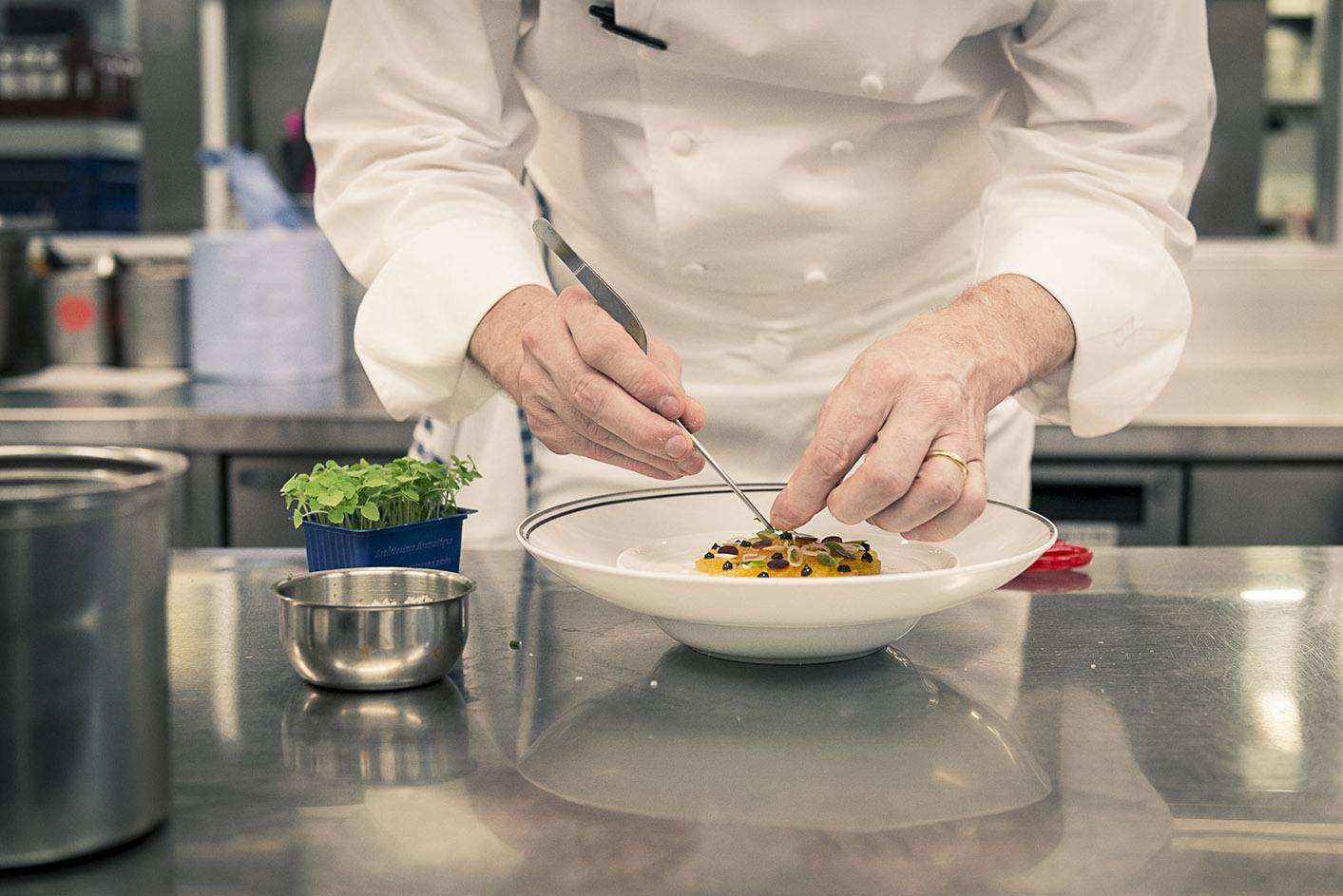 原创不温不火的笑话三则-厨艺