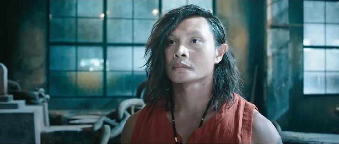 无名泰拳手(《叶问3》)在拳赛中刻意挑衅引发中英两方冲突,收到洪震南