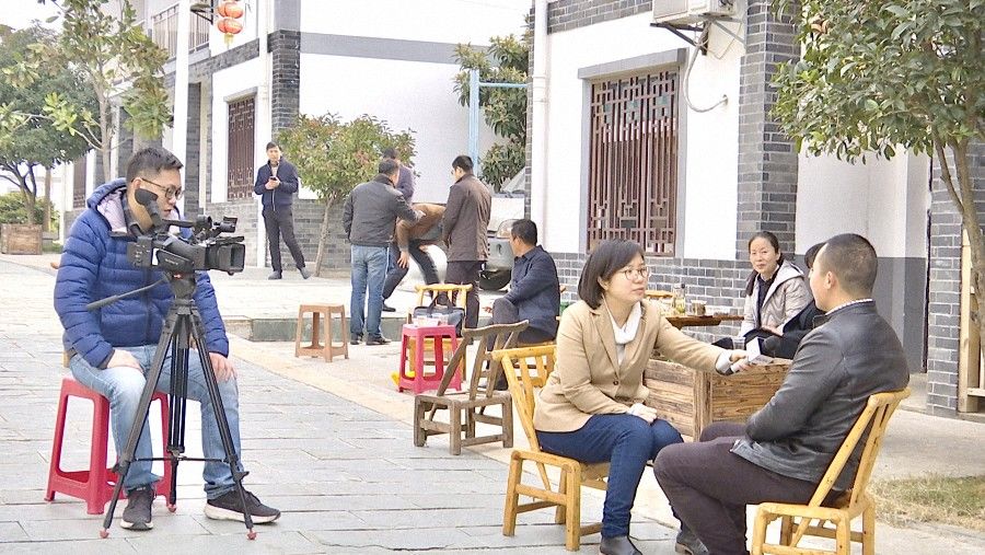 关注 央视《焦点访谈》聚焦武汉市黄陂区新博村十年蝶变