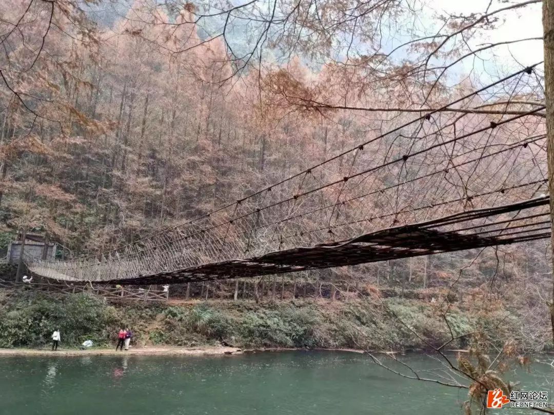 近年来,湖南省湘西土家族苗族自治州凤凰县着力开发长潭岗集山水风光