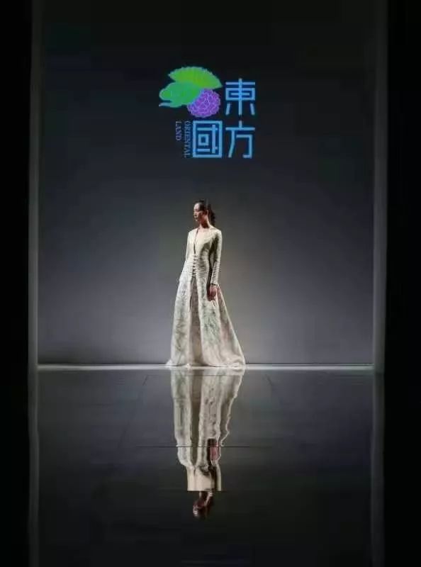 中国著名服装设计师吴海燕应迪拜时尚周邀请,举办个人作品发布会!