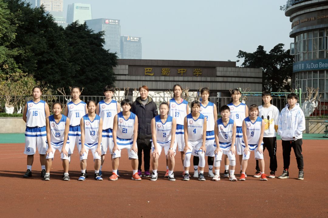 石磊重庆市实验中学校主教练:曹菲重庆市杨家坪中学主教练:王一鸣重庆