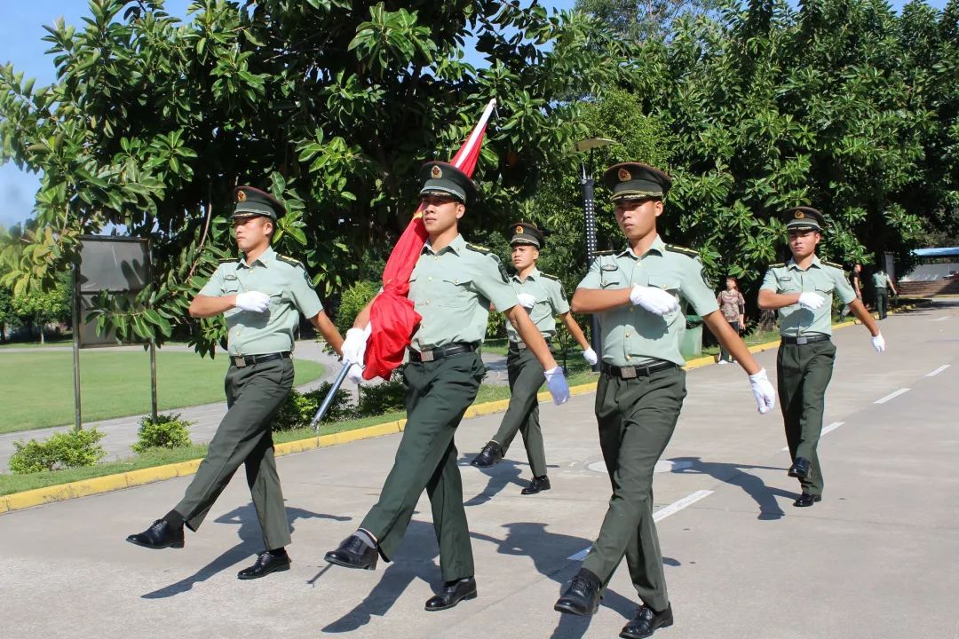 南海区青少年军校服务别人成就自己我们一直在进步