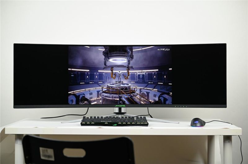 用上49吋超长带鱼屏是什么感觉美妙的生活从此开始了