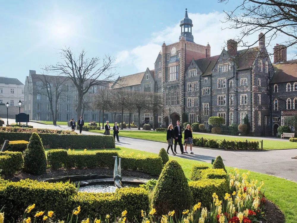 刚刚敲定!英国布莱顿公学要来中国了,首批开在这四座城市-高端教育网