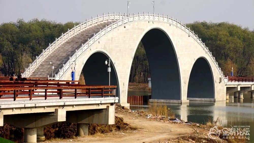 金湖起点公园人行景观桥桥梁主体工程建设已全部完成短期内市民可登桥