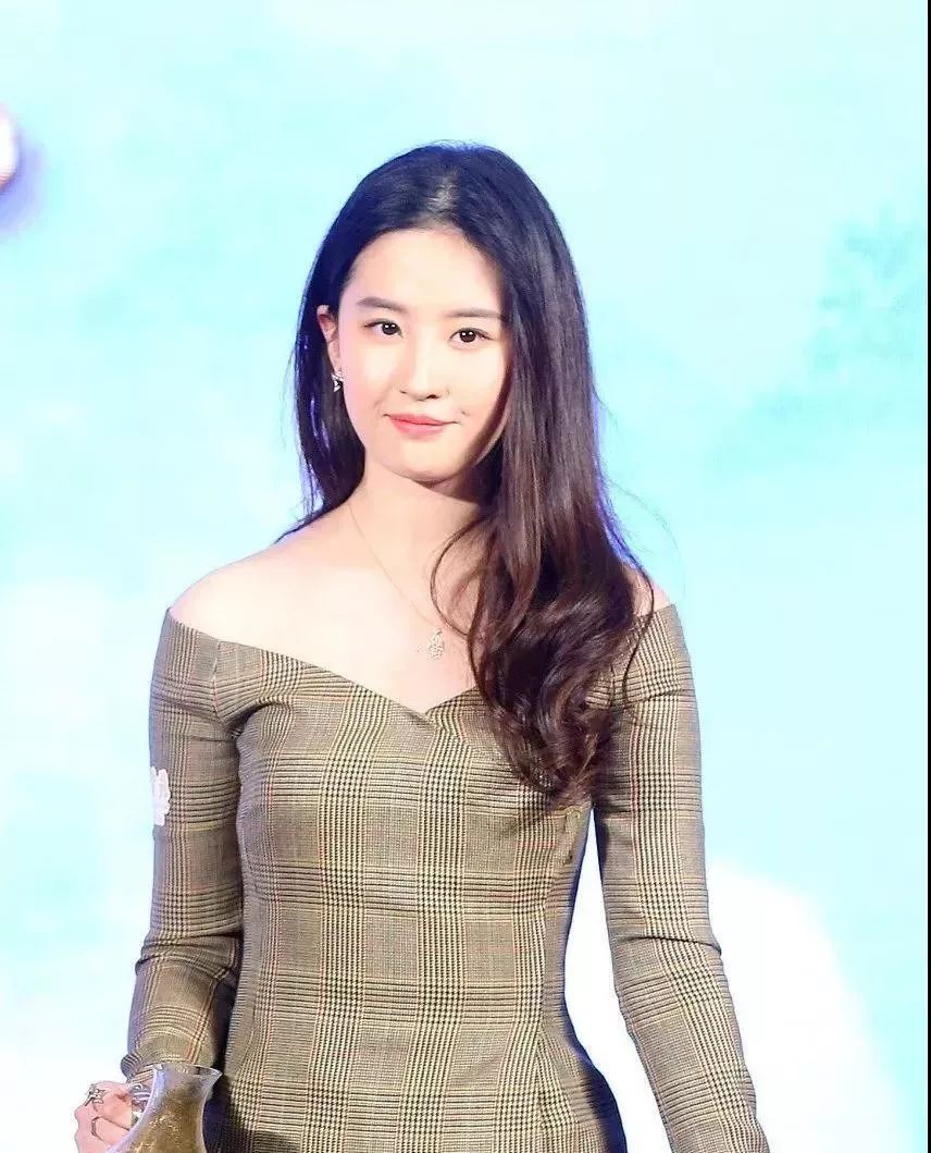 终于又给溜肩宝宝们解决了一个穿衣困扰,所以,今天我需要你们的 在看