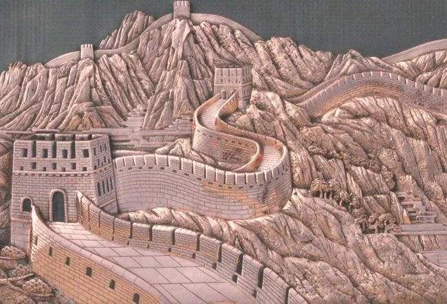 浮雕从内容,形式,和材料上浮雕是雕塑与绘画结合的产物,使它脱离原来