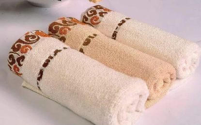 洗毛巾别再用开水烫,教你一招,不管毛巾多脏多黄,洗完又软又干净