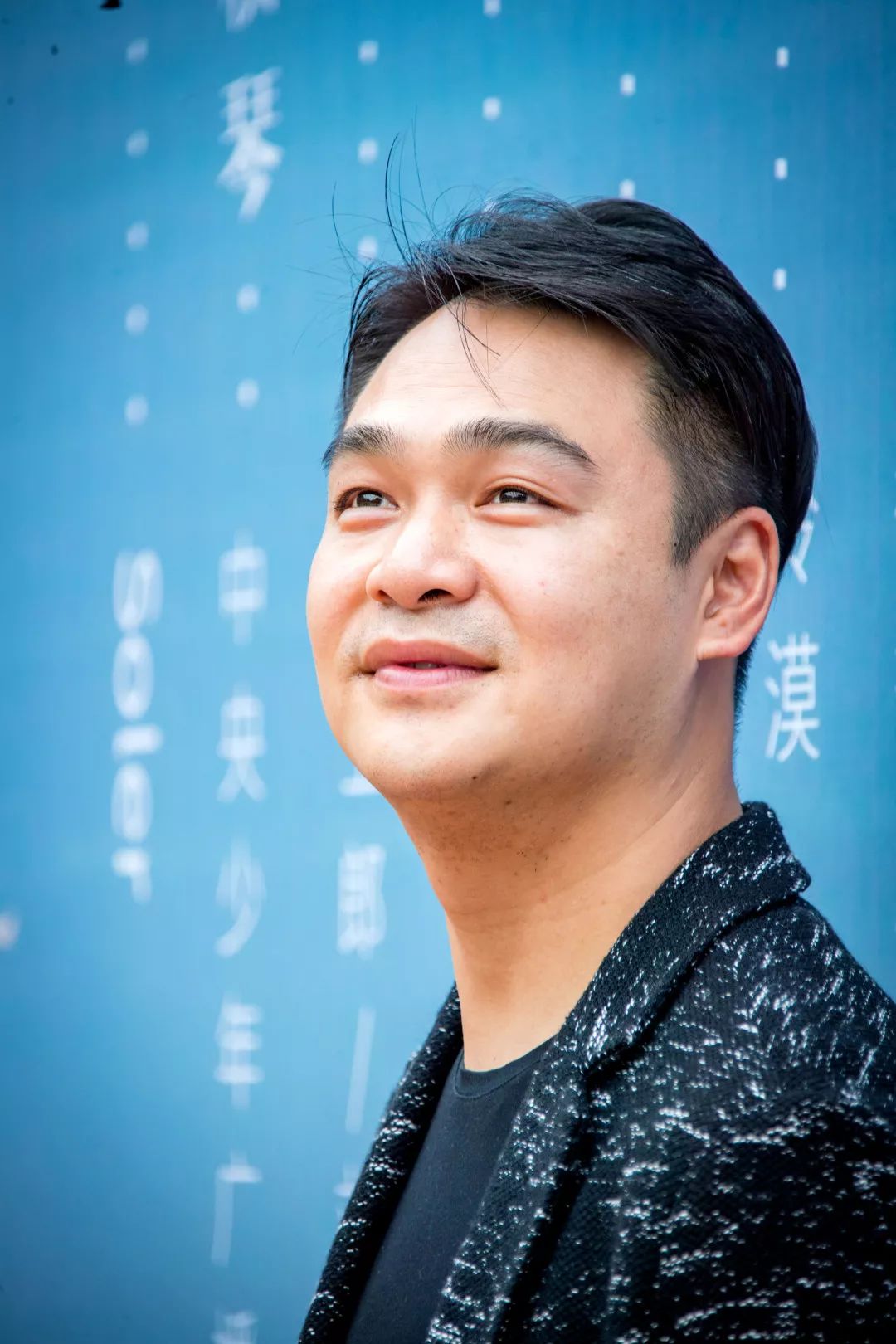 歌手,代表作品:《我想去桂林》,《风中的我对你说》,《懂了》,《大头