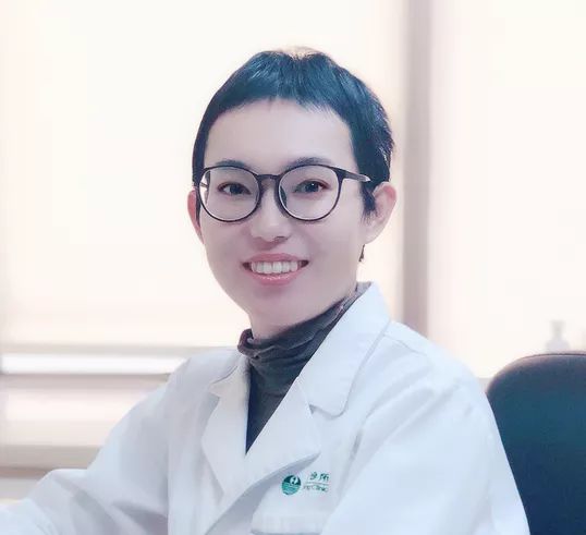 周瑾医生2011年毕业于北京大学医学部8年制临床医学专业,获得医学博士