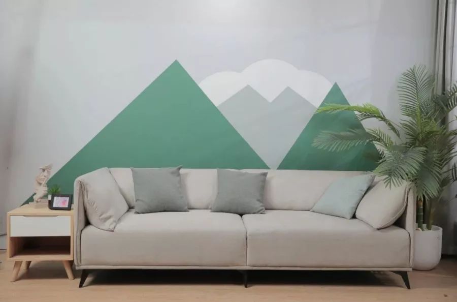 美好的生活想让家摆脱单调试试自己刷墙