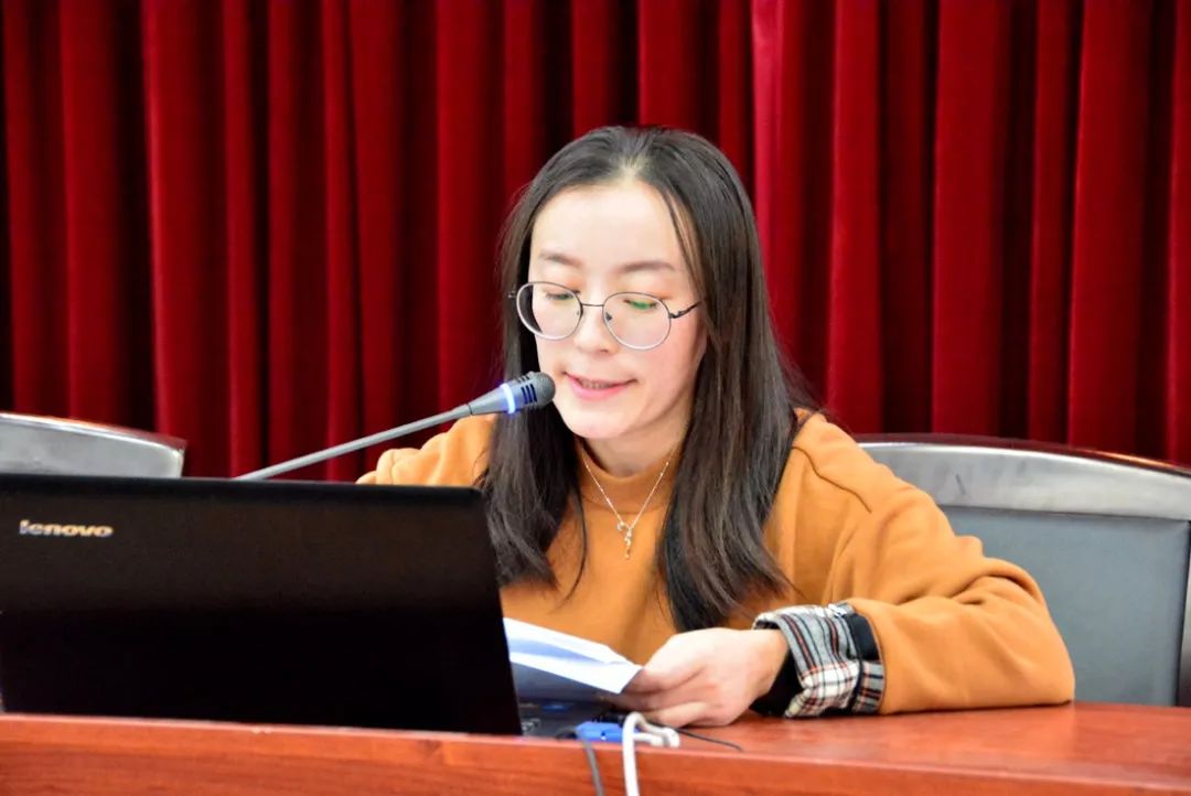 高风中学高中部召开班主任工作经验交流会