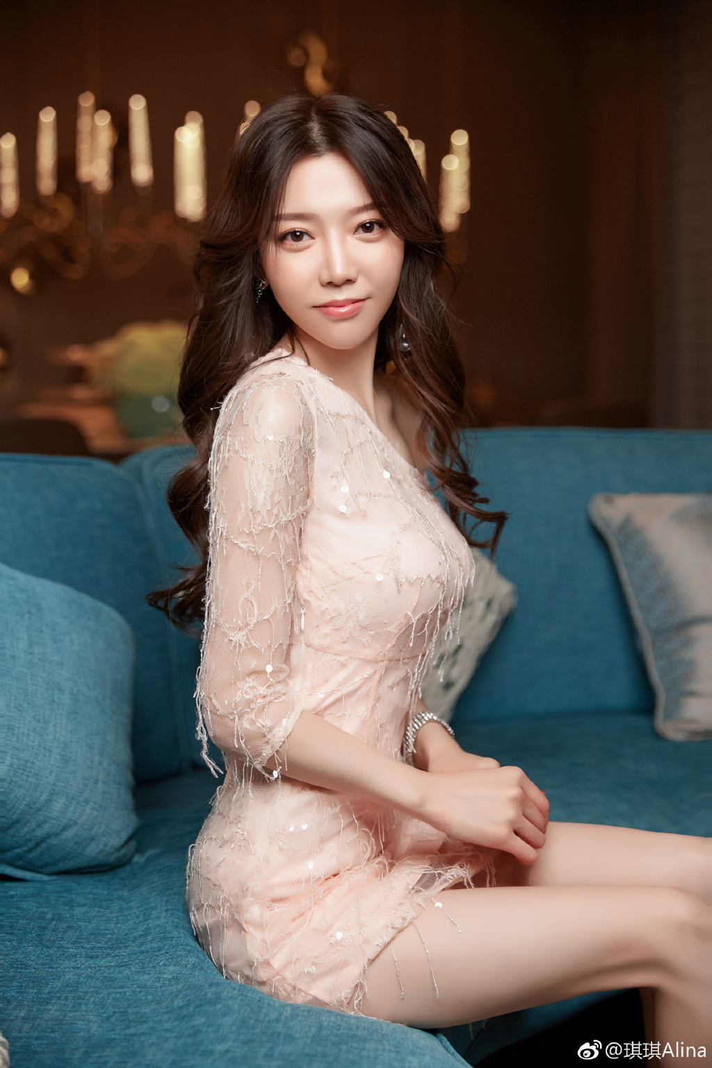 她叫琪琪,海南航空公司乘务员,阿里公益形象大使