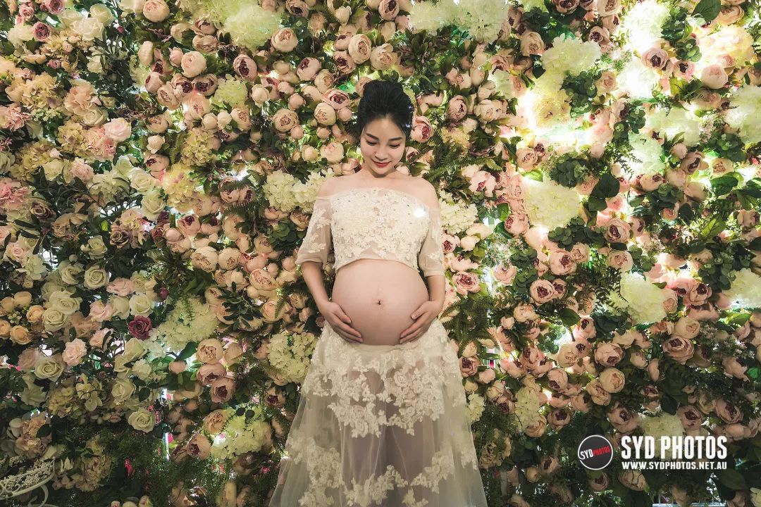 撒贝宁喜得贵子妻子李白晒孩子小手初为人父超幸福