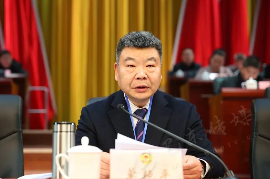 凝心聚力谱新篇政协巴东县九届四次会议开幕