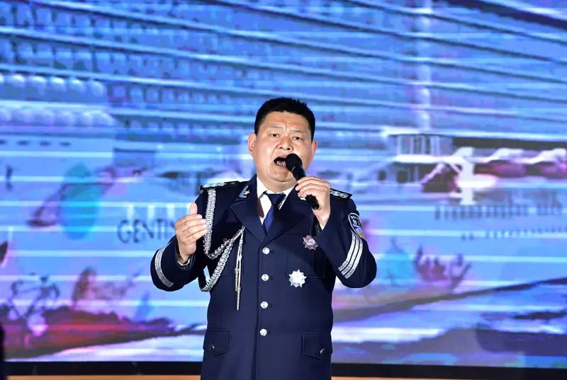 榜样引领激斗志凝心聚力谱新篇