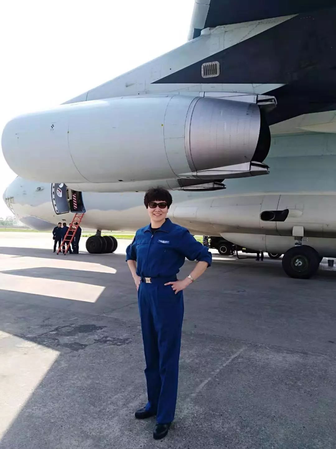 她在山东农业大学长大而今成为空军首位70后女少将